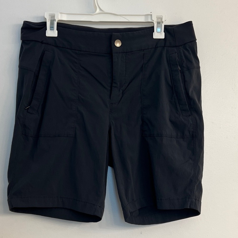 2 Pairs Athleta Women's shorts 8” inseam size 14